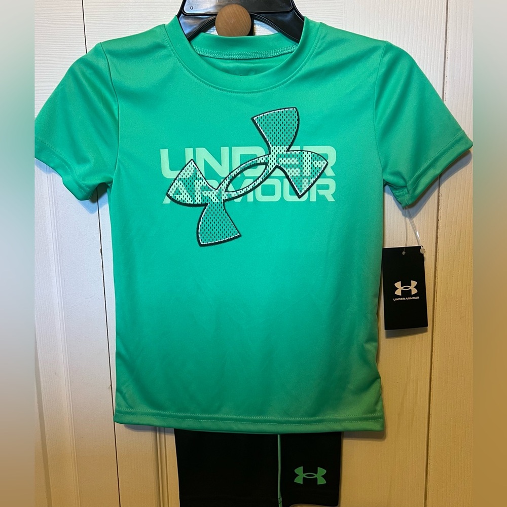 Under Armour Vapor Green Boys 2 Piece Set 🧢